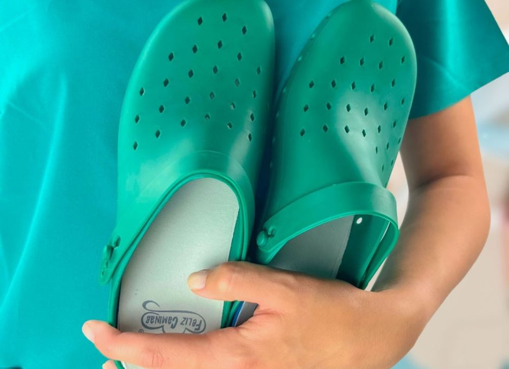 Zuecos Sanitarios Feliz Caminar